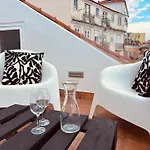 Cosy Alfama Hideout - With Rooftop Terrace