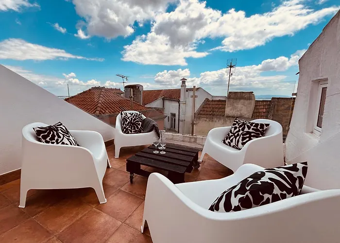 Cosy Alfama Hideout - With Rooftop Terrace