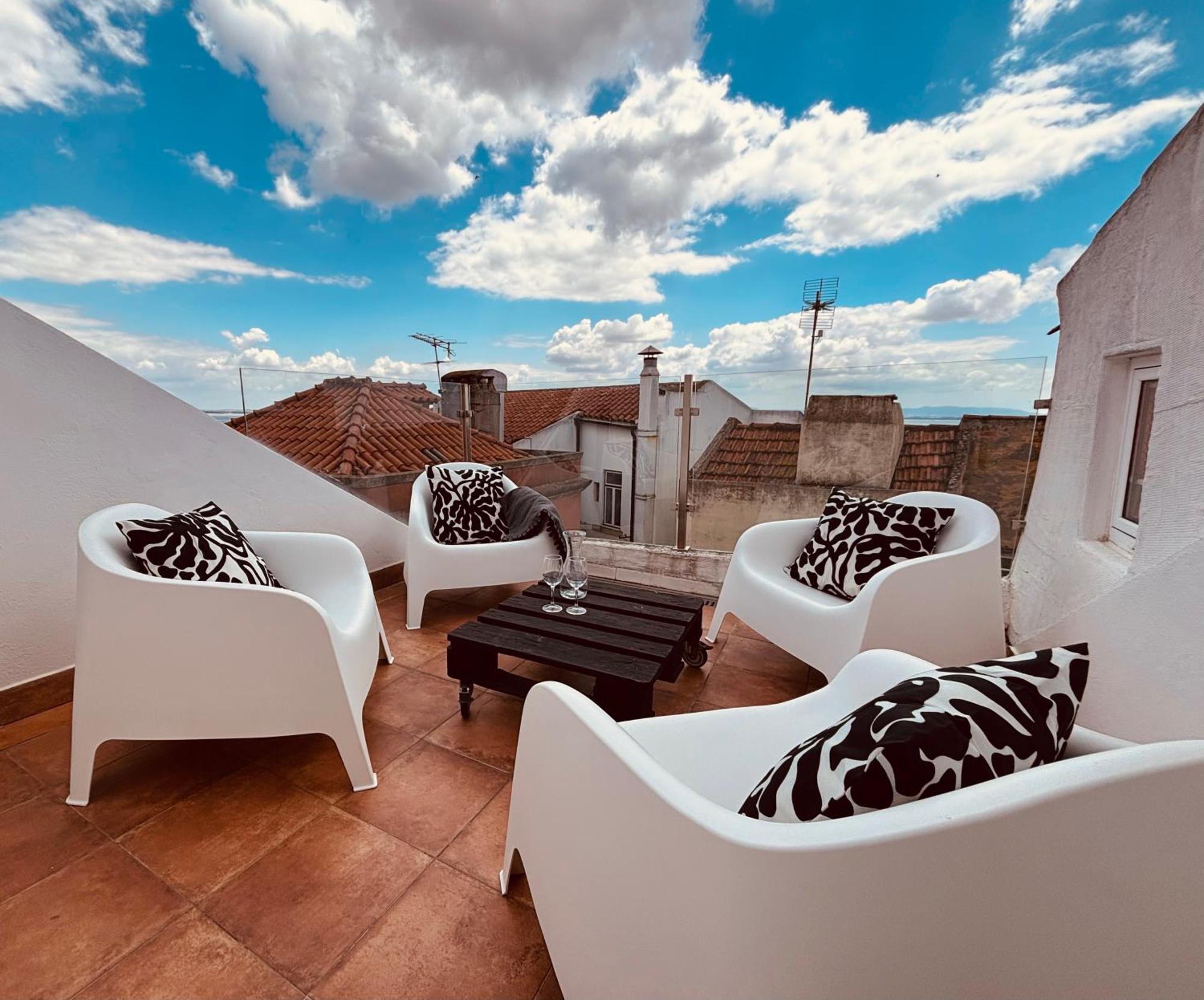 Cosy Alfama Hideout - With Rooftop Terrace Appartement